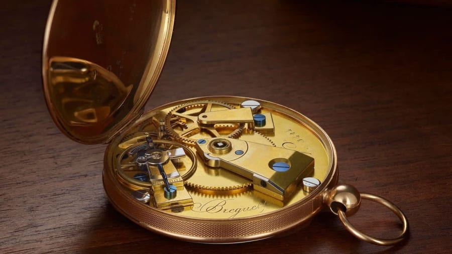 Mecanismo de un reloj de bolsillo antiguo