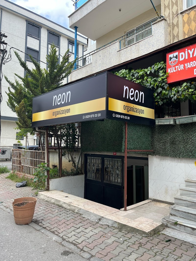 Neon Organizasyon Kına & Nişan Davet - Fotoğraf 1