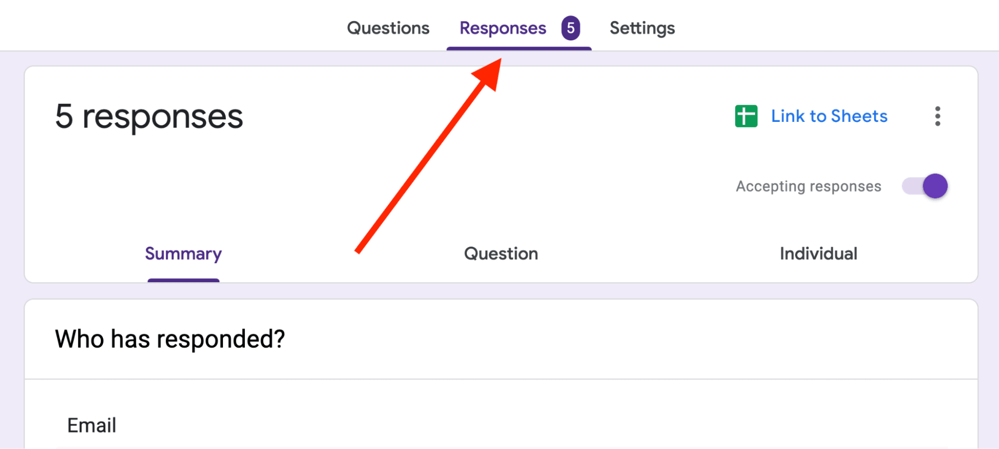 A red arrow pointing to the responses tab.