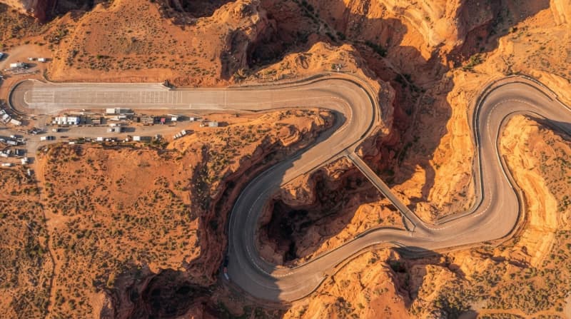 Desert canyon speed track