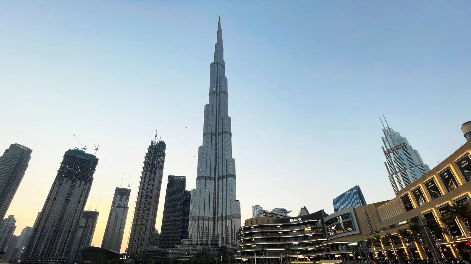 Dubai Real Estate Records ₹6.68 Lakh Crore ($78 Billion) Sales in First Half with 86,000 Deals