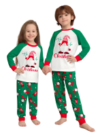 Den skäggige tomten begravd under sin gigantiska hatt, matchande familjepyjamas