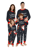 Snöig pyjamas, jultomten ger en present till sina små renar
