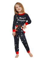 Snöig pyjamas, jultomten ger en present till sina små renar