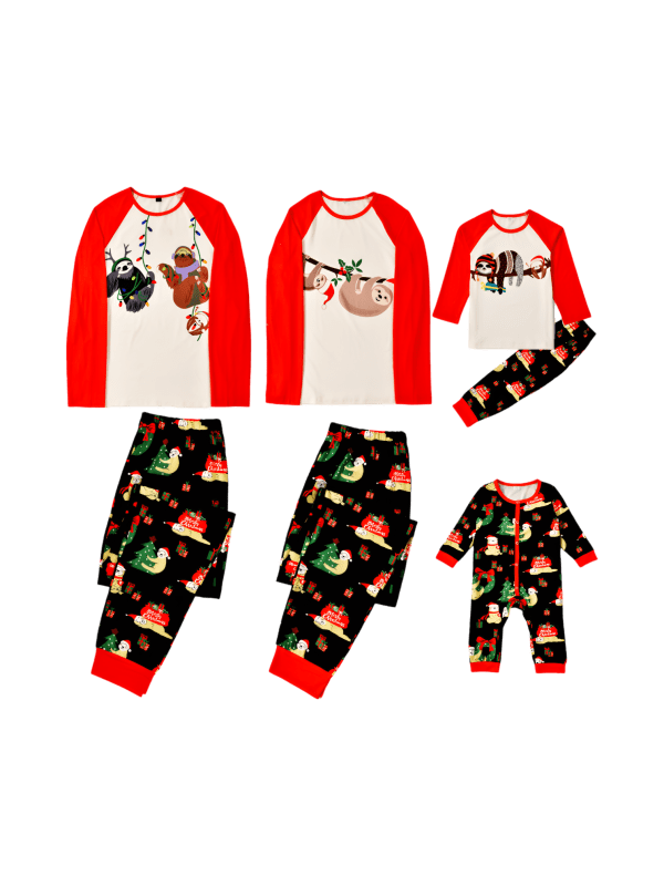 Julgråsuggor som hänger i kransarna, hela familjen i matchande pyjamas