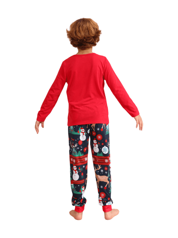 Varmklädd ren som väntar på jul Matchande pyjamas