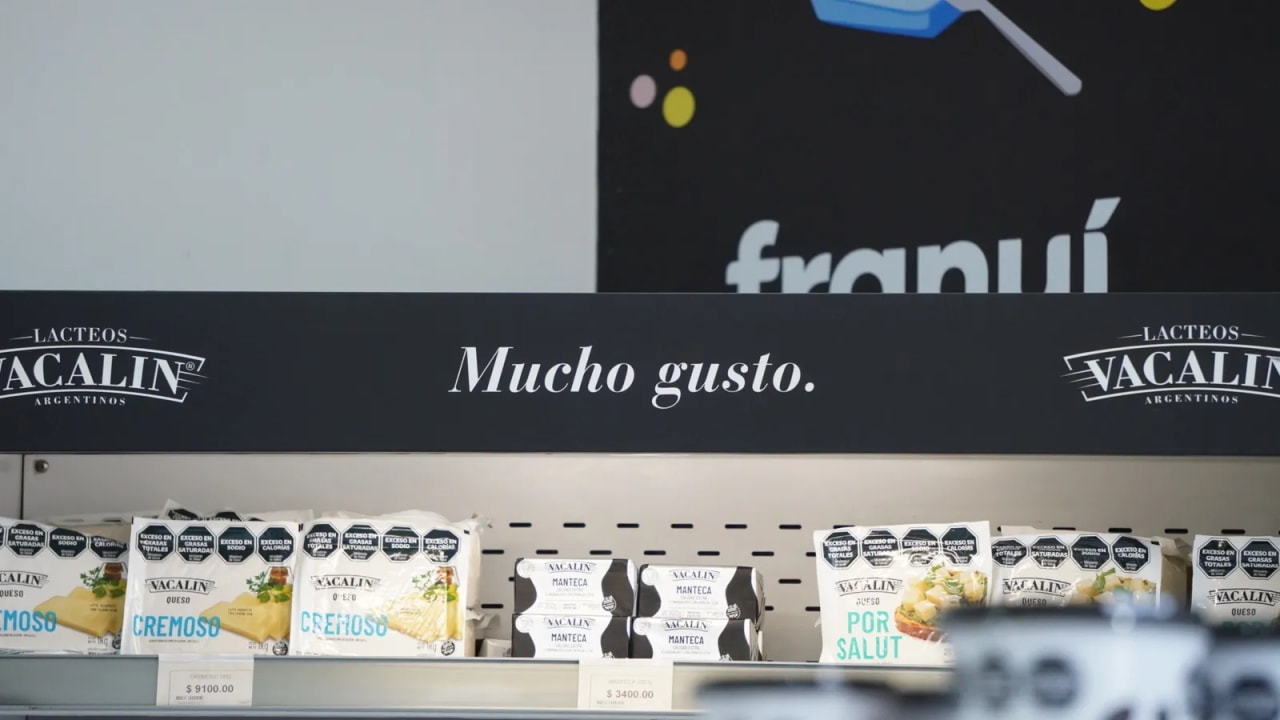 Freezers con helados Vacalin y Franuí