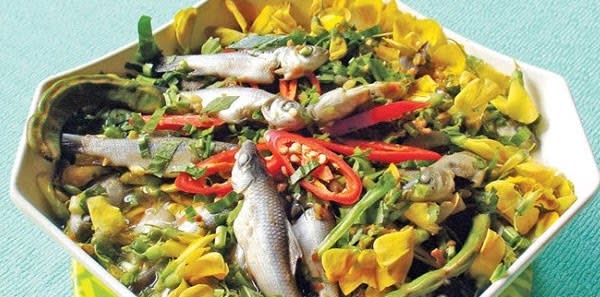 Tô canh chua cá linh bông điên điển mùa nước nổi