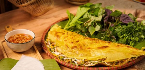 Chiếc bánh xèo miền Tây vàng giòn
