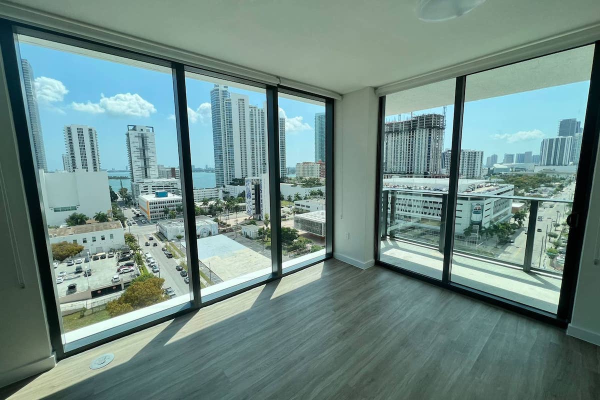 Luxury Skyview Apartment