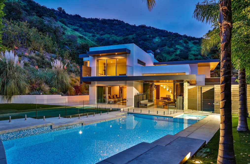 Luxury Villa with Pool