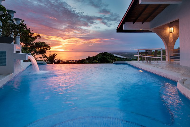 Infinity pool
