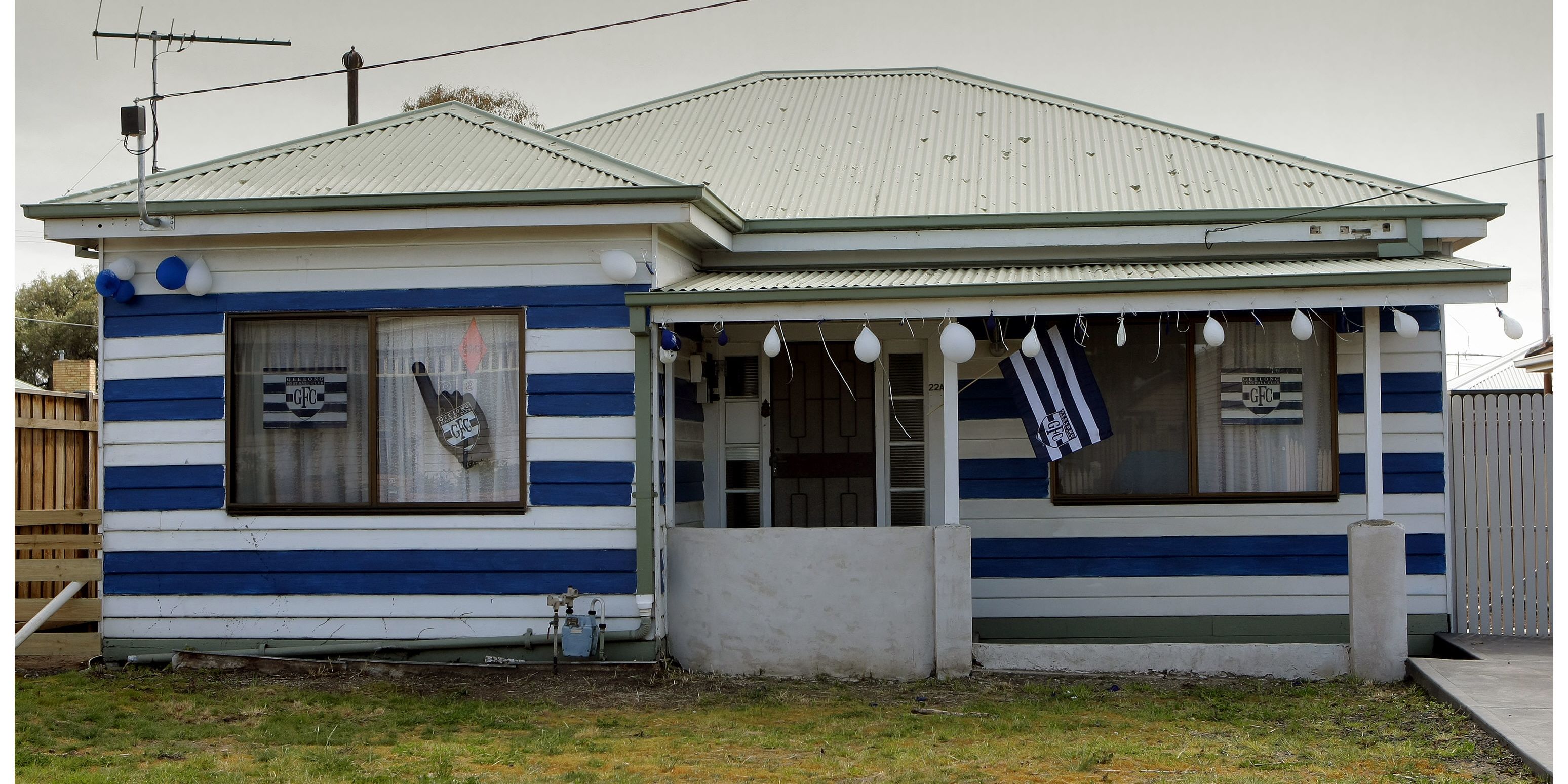 Showing your true colours: When footy passion makes you paint your home