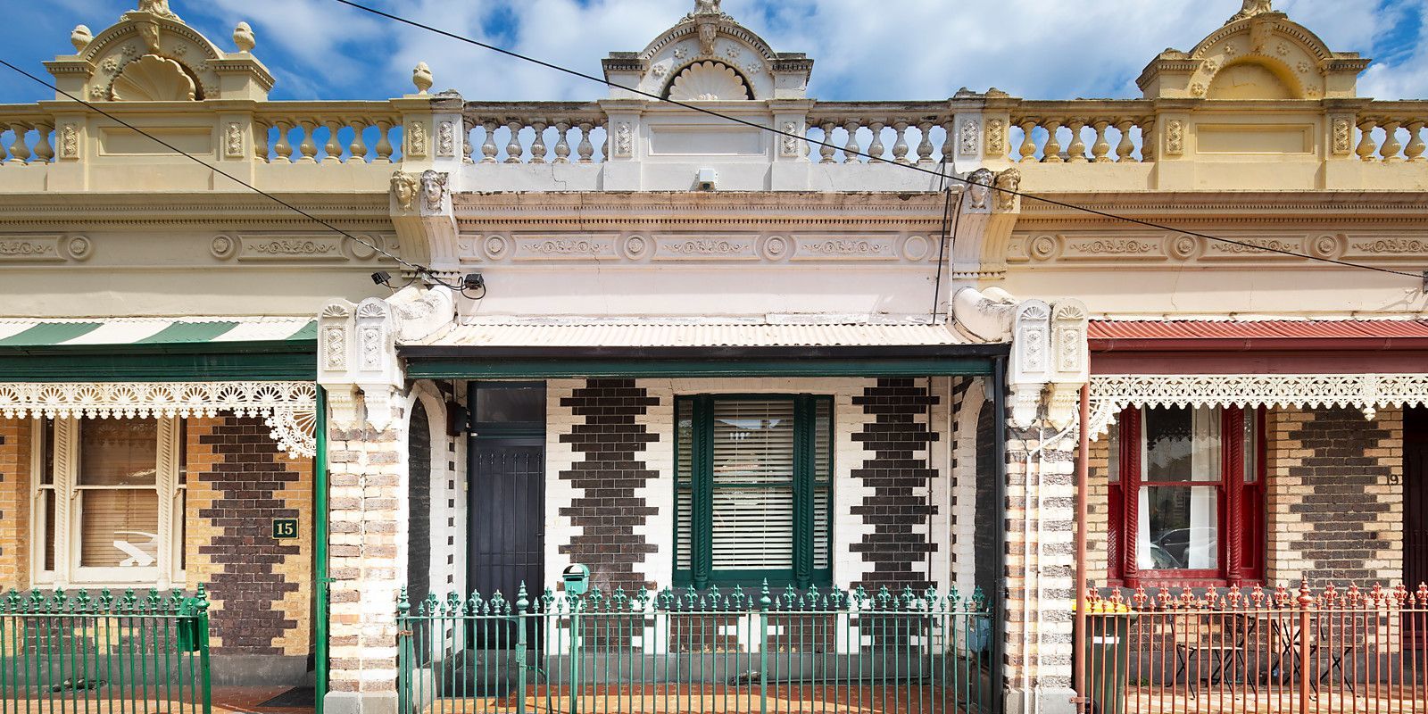 One-bedroom house in Carlton North sells for nearly $1m at auction