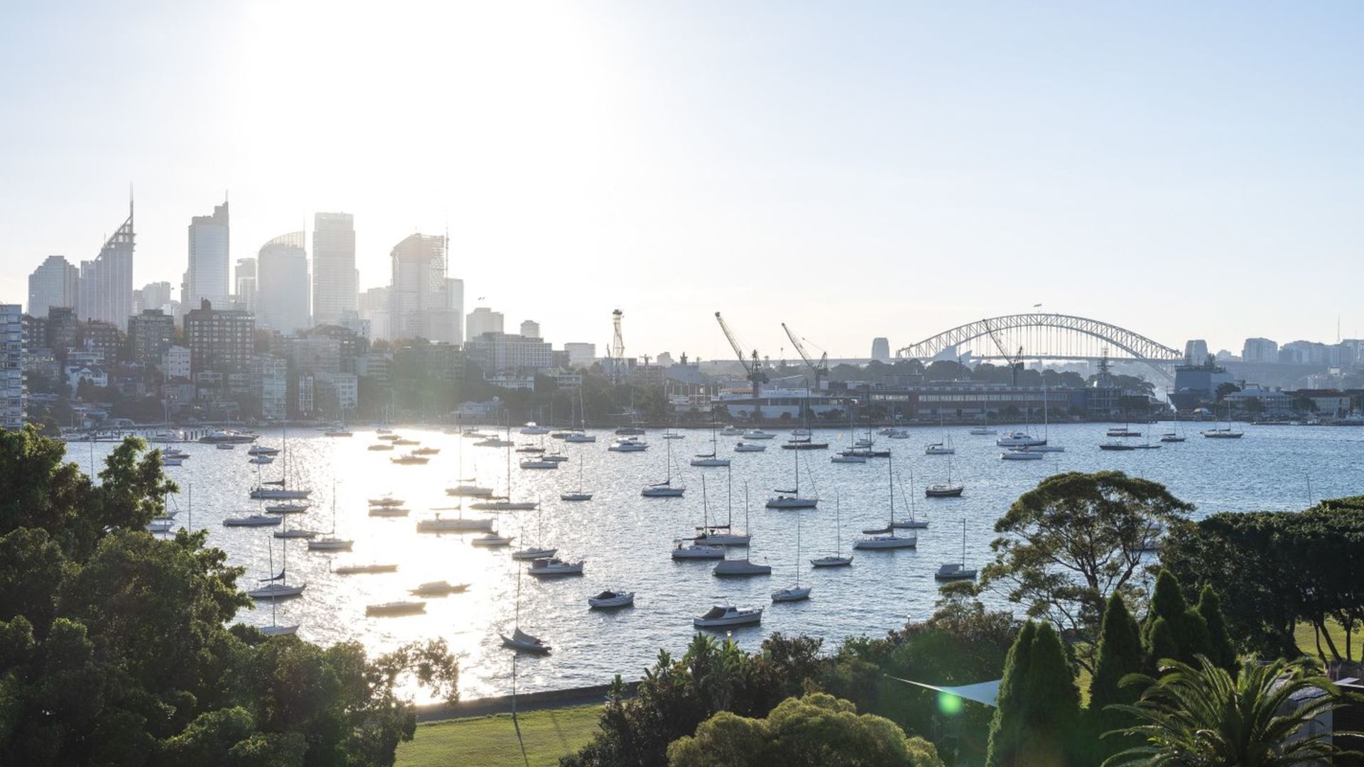Darling Point Feast your eyes on this glamourously rare Darling Point house with ...