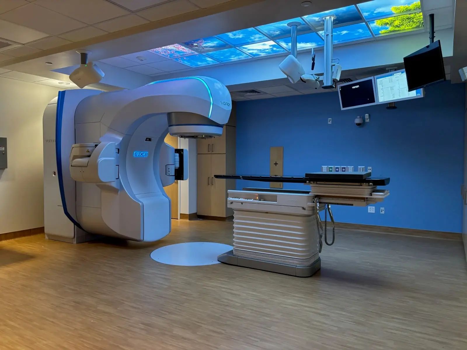 Imaging and treatment room in a modern hospital