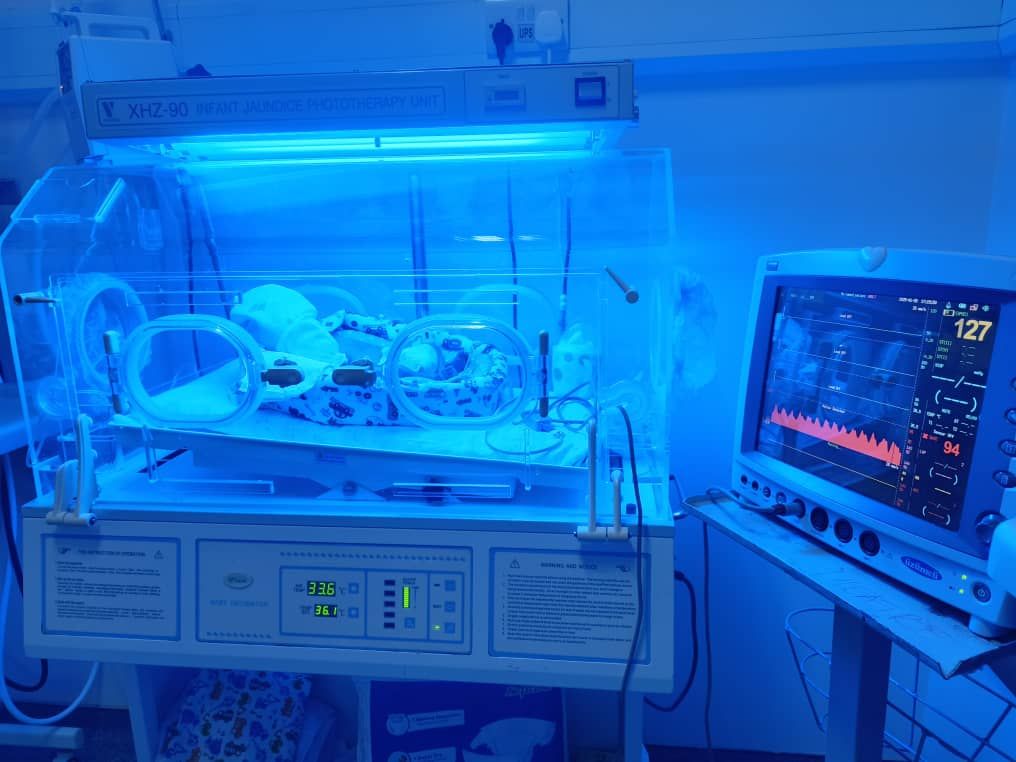 Incubator and monitoring equipment in a neonatal unit