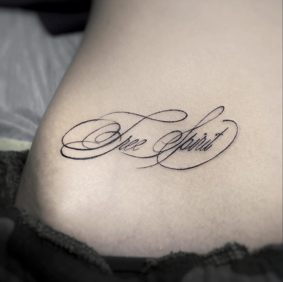 Style liternicze — od delikatnej kursywy po chicano