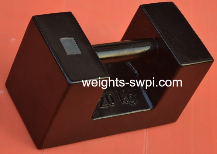The Role of E Class Weights in Pharmaceutical Calibration and Quality Control