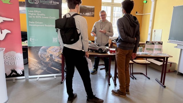 Silvio Woltmann introducing students to career opportunities at FDTech during beWhatever 2026.