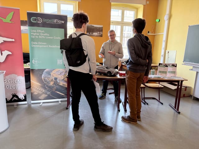 Silvio Woltmann introducing students to career opportunities at FDTech during beWhatever 2026.