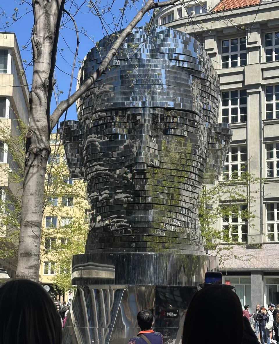 Kafka Metamorphosis statue by David Černý