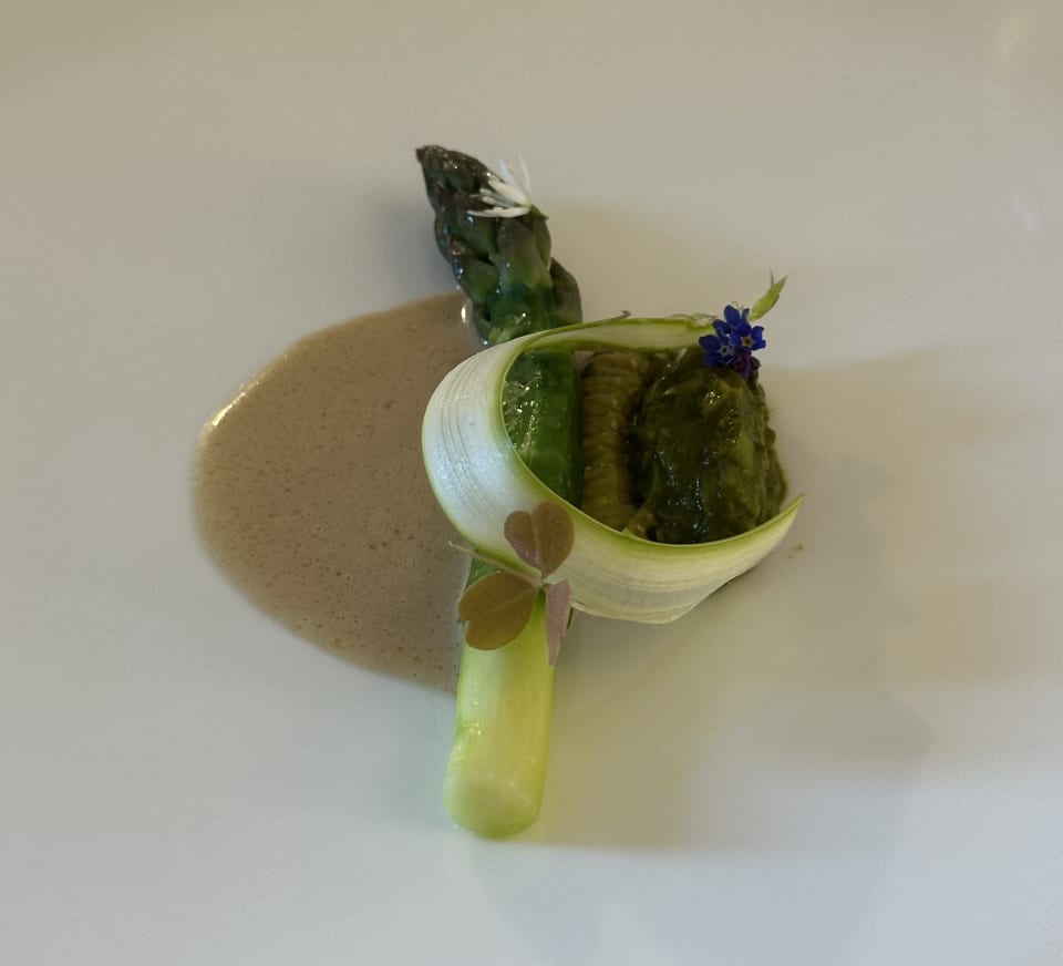 Asparagus at Restaurant Papilio