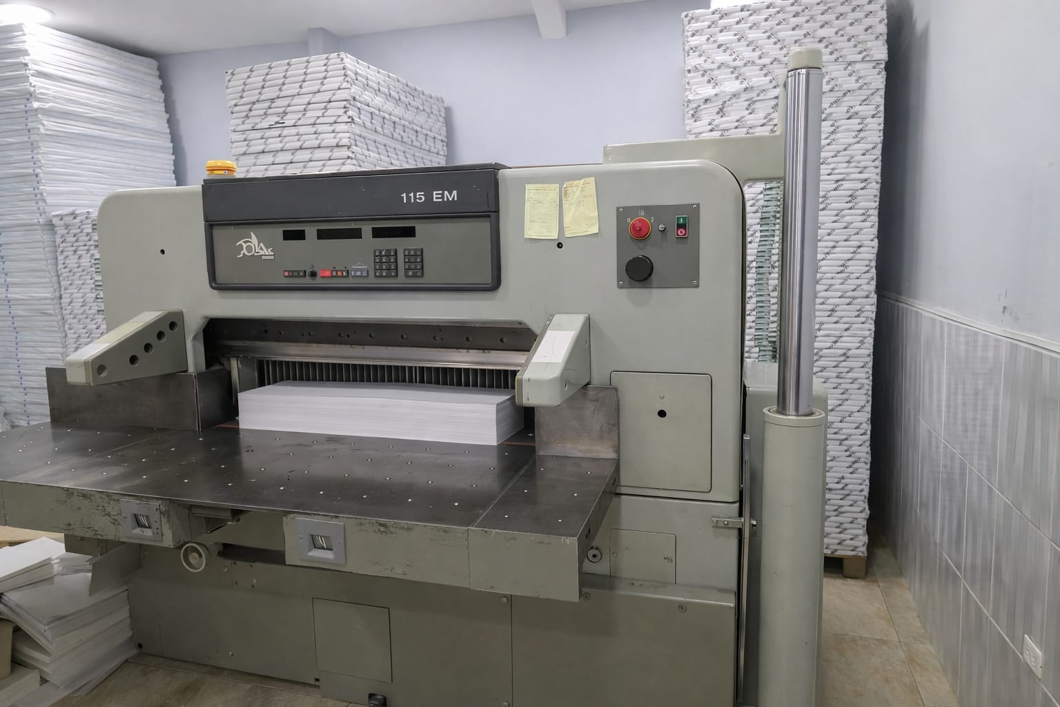 Servicio express — más de 3 guillotinas en Orpapel