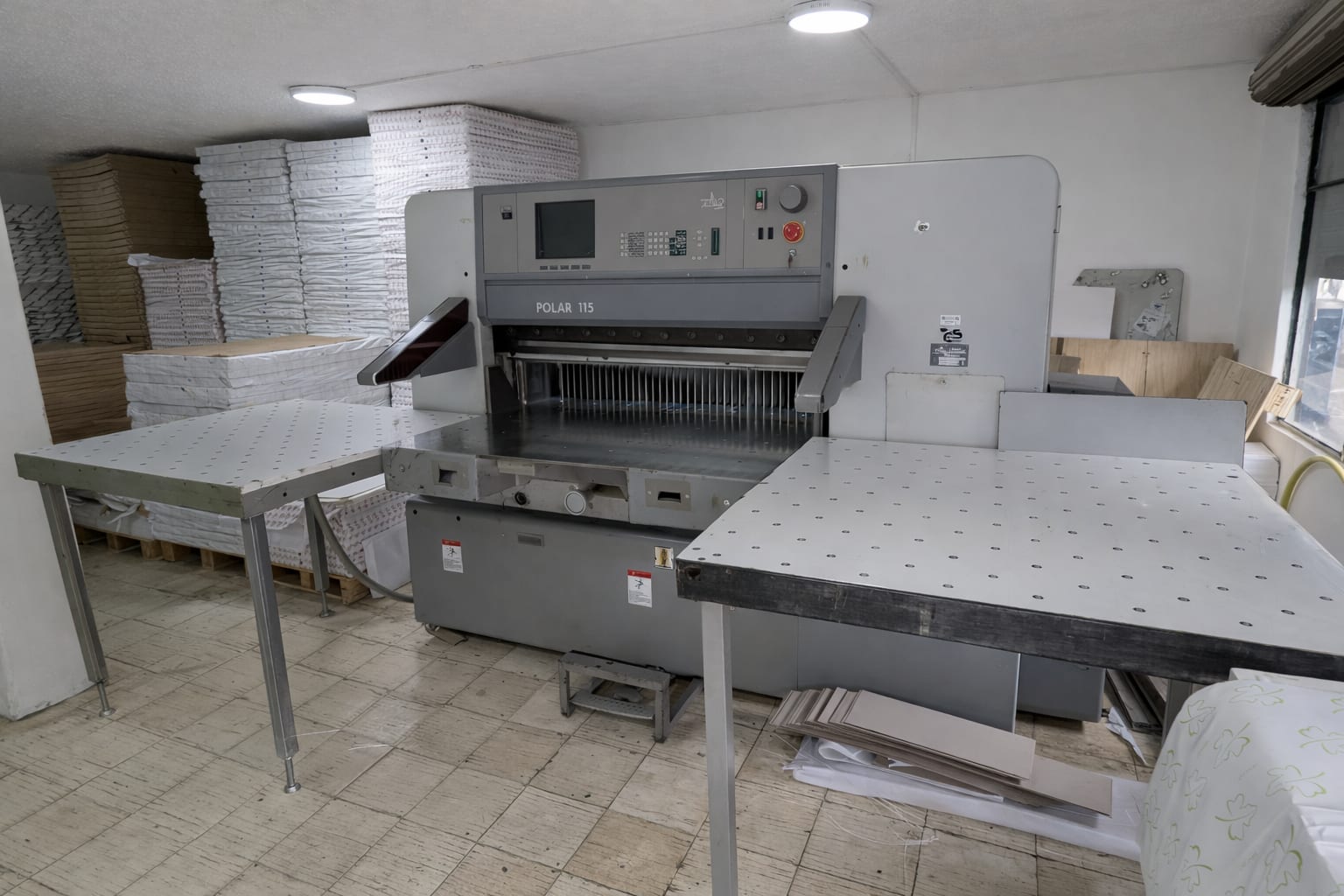 Guillotina de 115 cm para grandes formatos en Orpapel