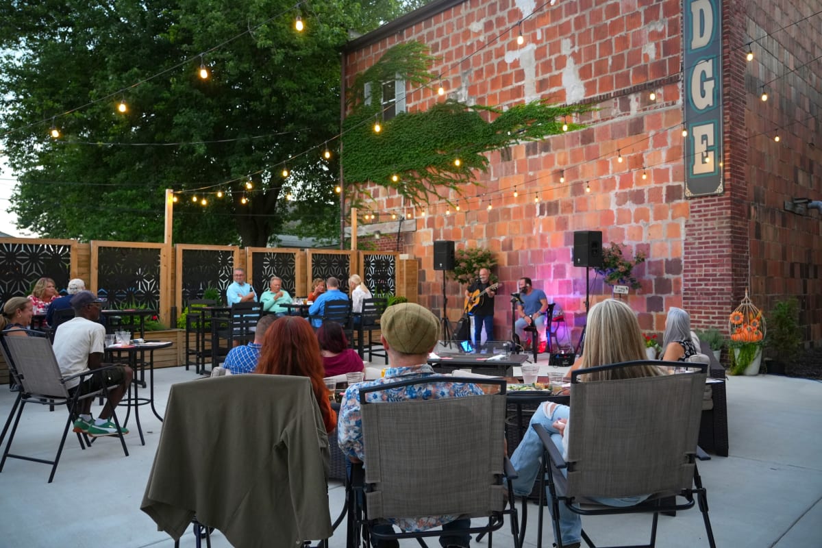 Outdoor dining by Lake George in downtown Hobart, Indiana