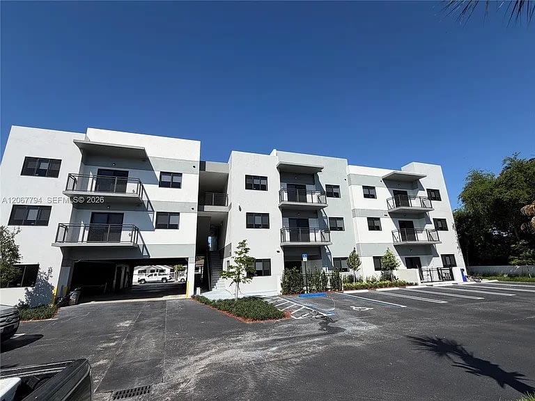 NW 24th Ct, # 205, Miami, FL 33142