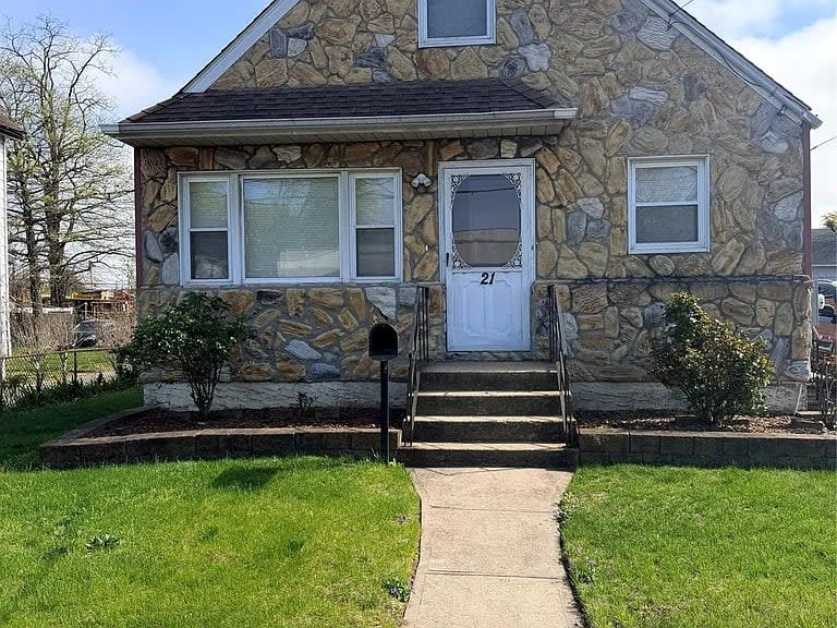 Centennial Ave, # 1, Roosevelt, NY 11575