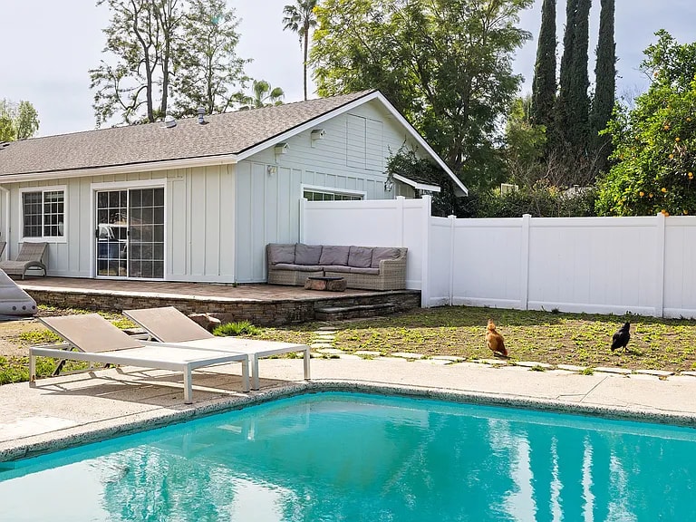 Oxnard St, # B, Woodland Hills, CA 91367