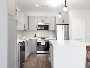 Broadway, Amityville, NY 11701