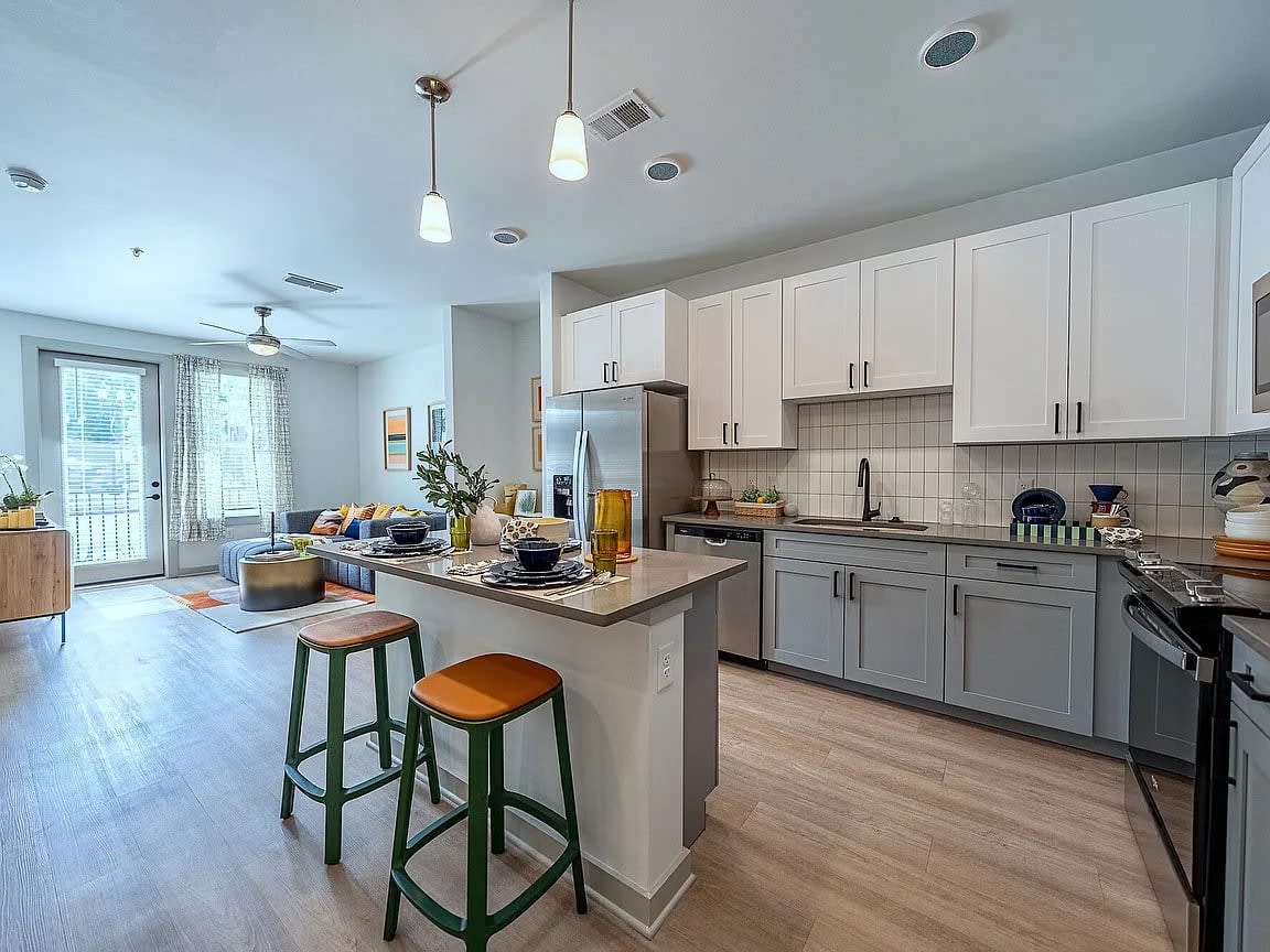 Modern Apartments at Corner on Main – Jacksonville, FL