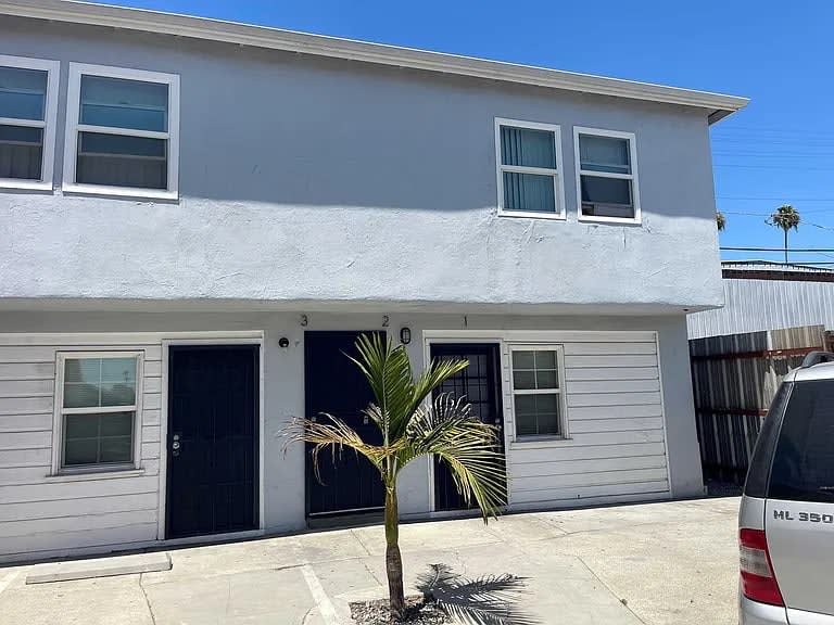 42nd St, # 1A, Los Angeles, CA 90058