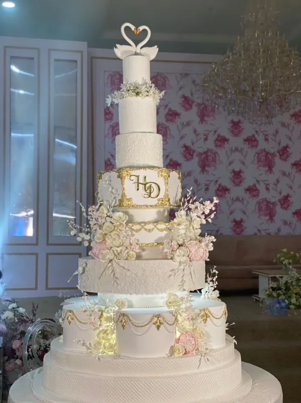 Haliberry CakesnMore 8