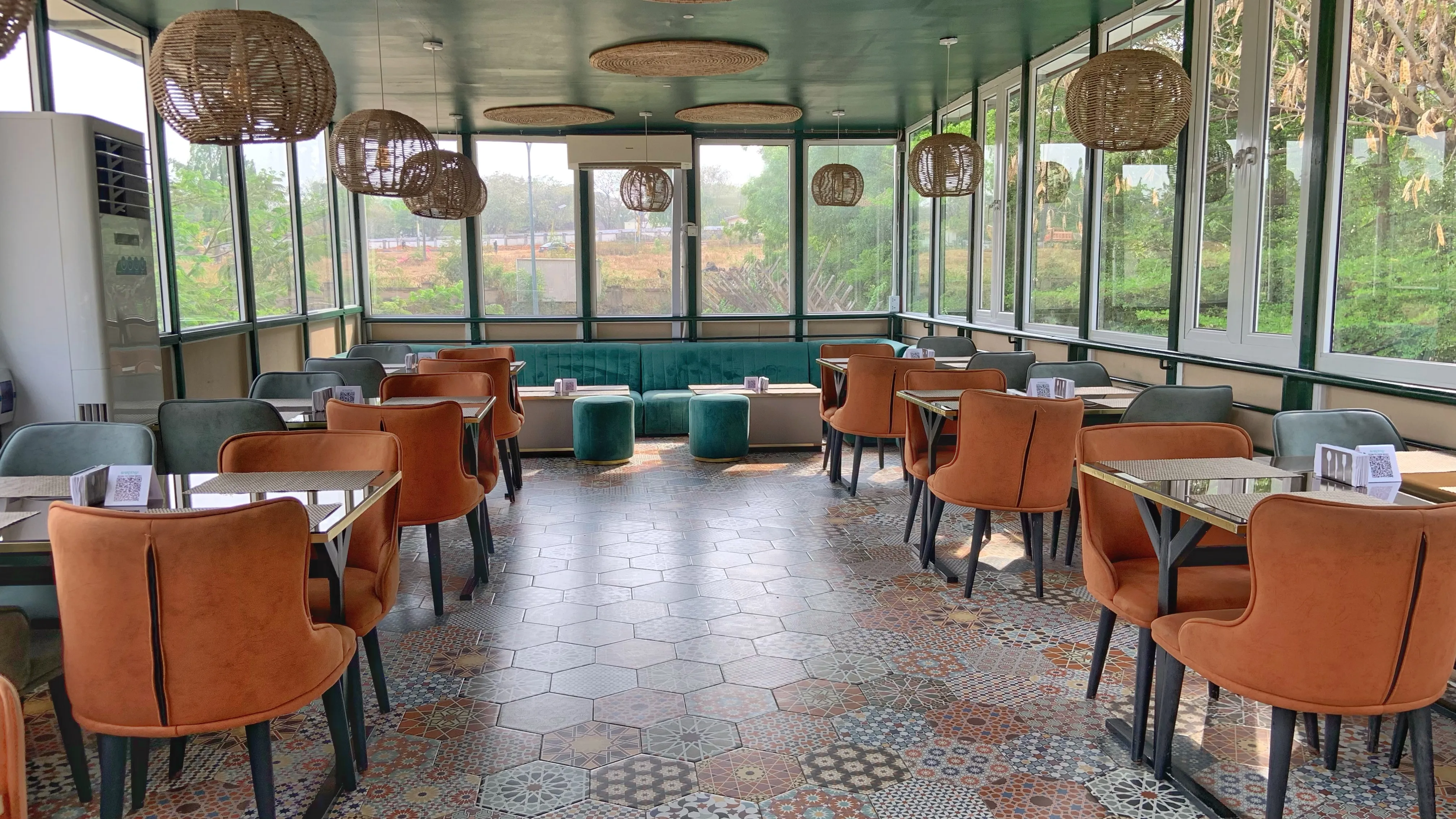 Indoor Restaurant  Dinning 3