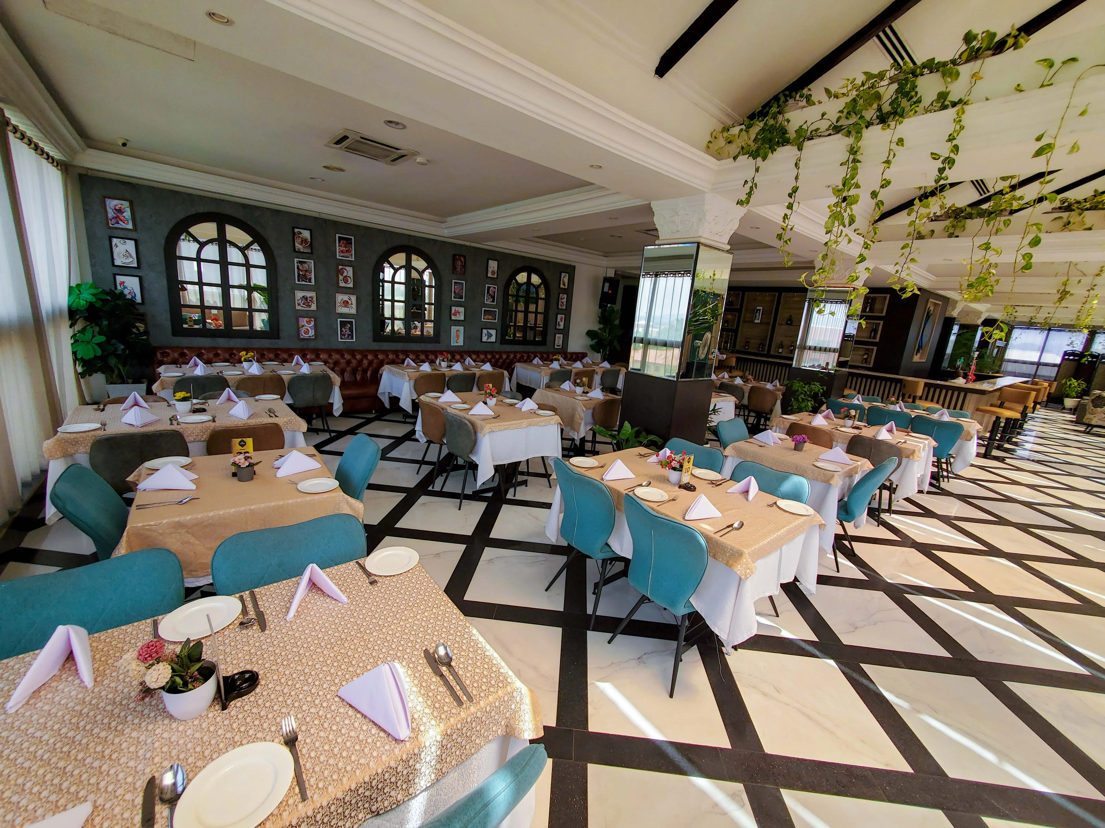 Dining space 4