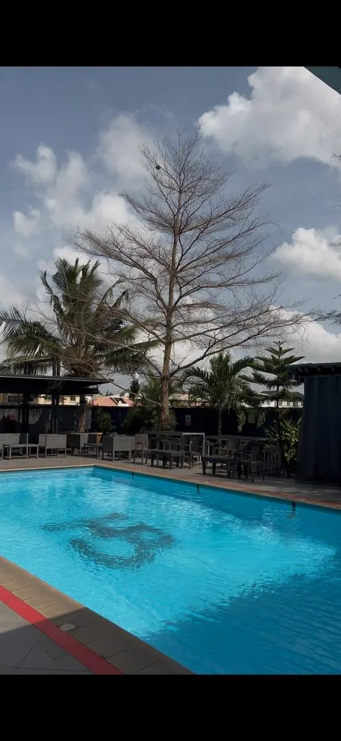 Pool Bar 9