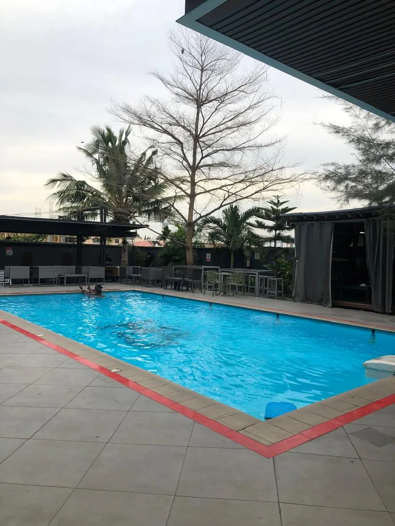 Pool Bar 16