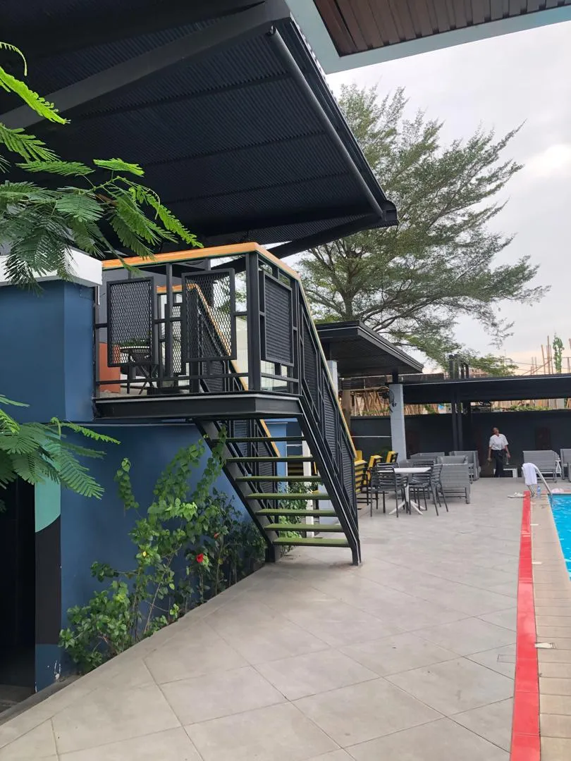 Pool Bar 17