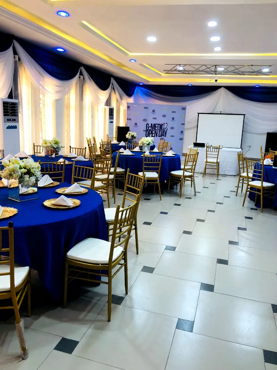 Hall 2 3