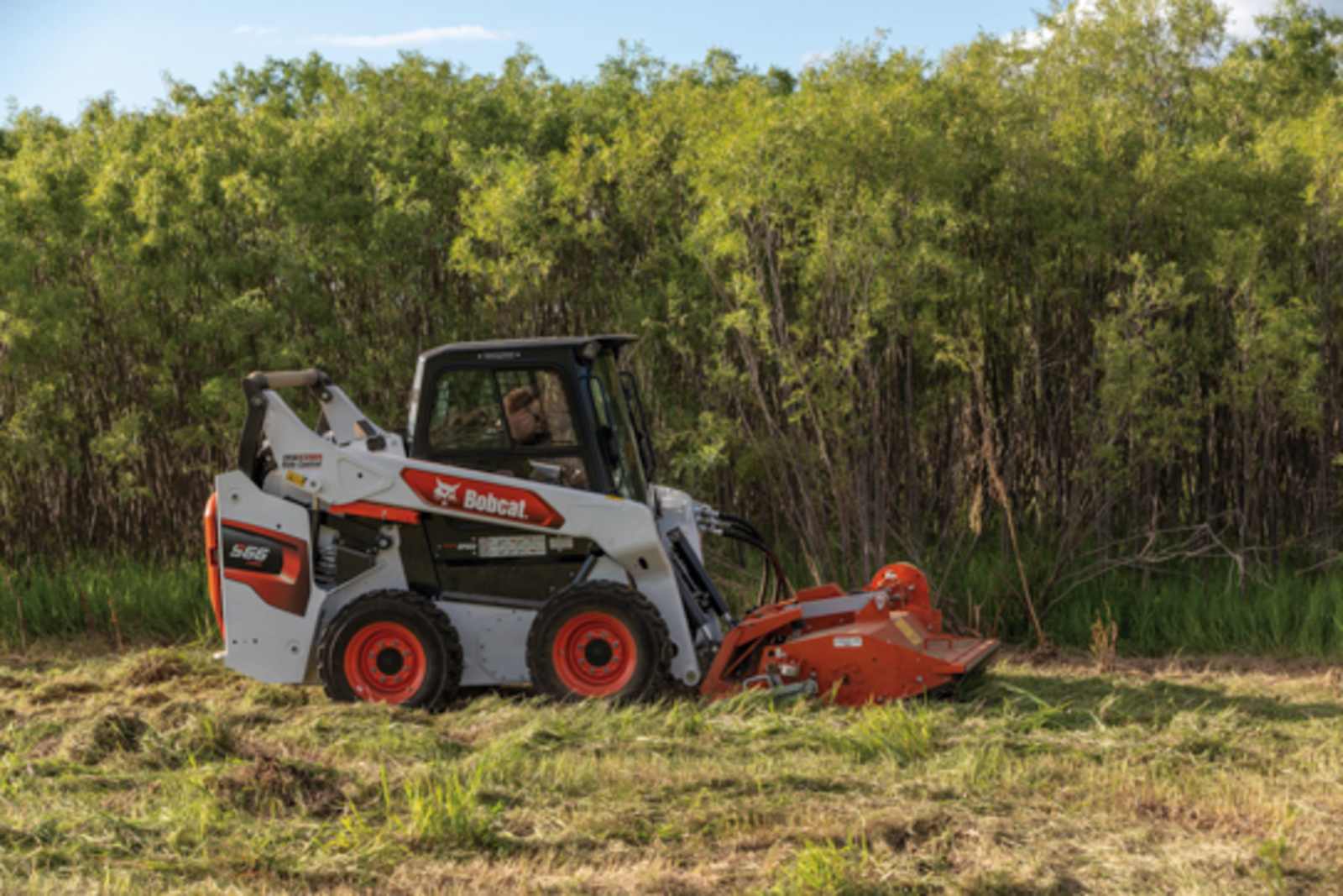 Land clearing services and dirt work in Devine, Texas