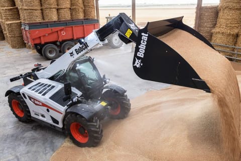 Bobcat Launches New TL30.70 AGRI Telescopic Loader