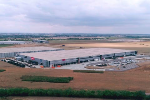 Bobcat verbessert den Kundenservice in der EMEA-Region mit einem neu eröffneten Logistikzentrum für Originalersatzteile in Deutschland