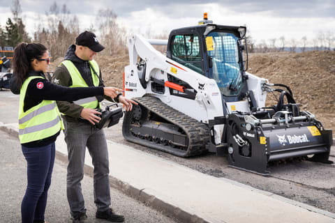 Lancio del nuovo radiocomando per pale compatte Bobcat