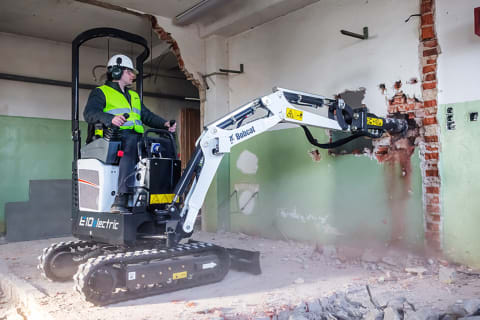 World’s First 1 tonne Electric Mini-Excavator from Bobcat