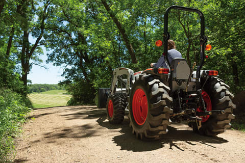 Bobcat Compact Tractor With Manual Synchro Shuttle Transmission