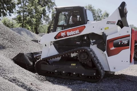 Pale compatte gommate e cingolate serie R Bobcat in azione